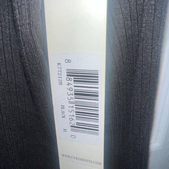 Cyrus Black Long Sleeve Turtleneck Top - Picture 4 of 4